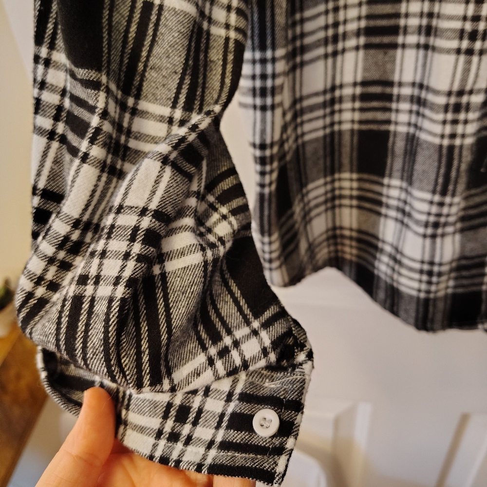Oversized cozy button down top - Picture 8 of 10